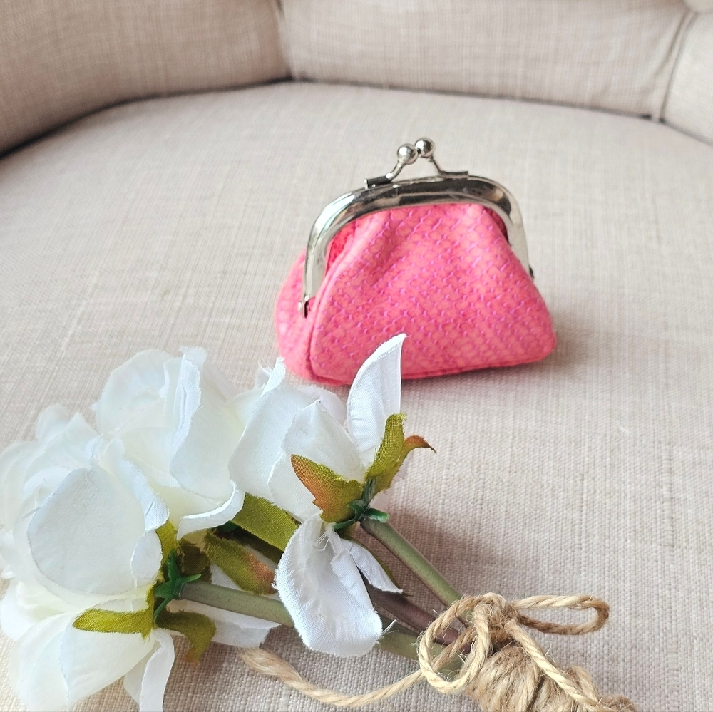 Vintage Genuine Snakeskin Kisslock / Framed Coin Purse / Pouch ( Pink ) - Picture 2 of 12